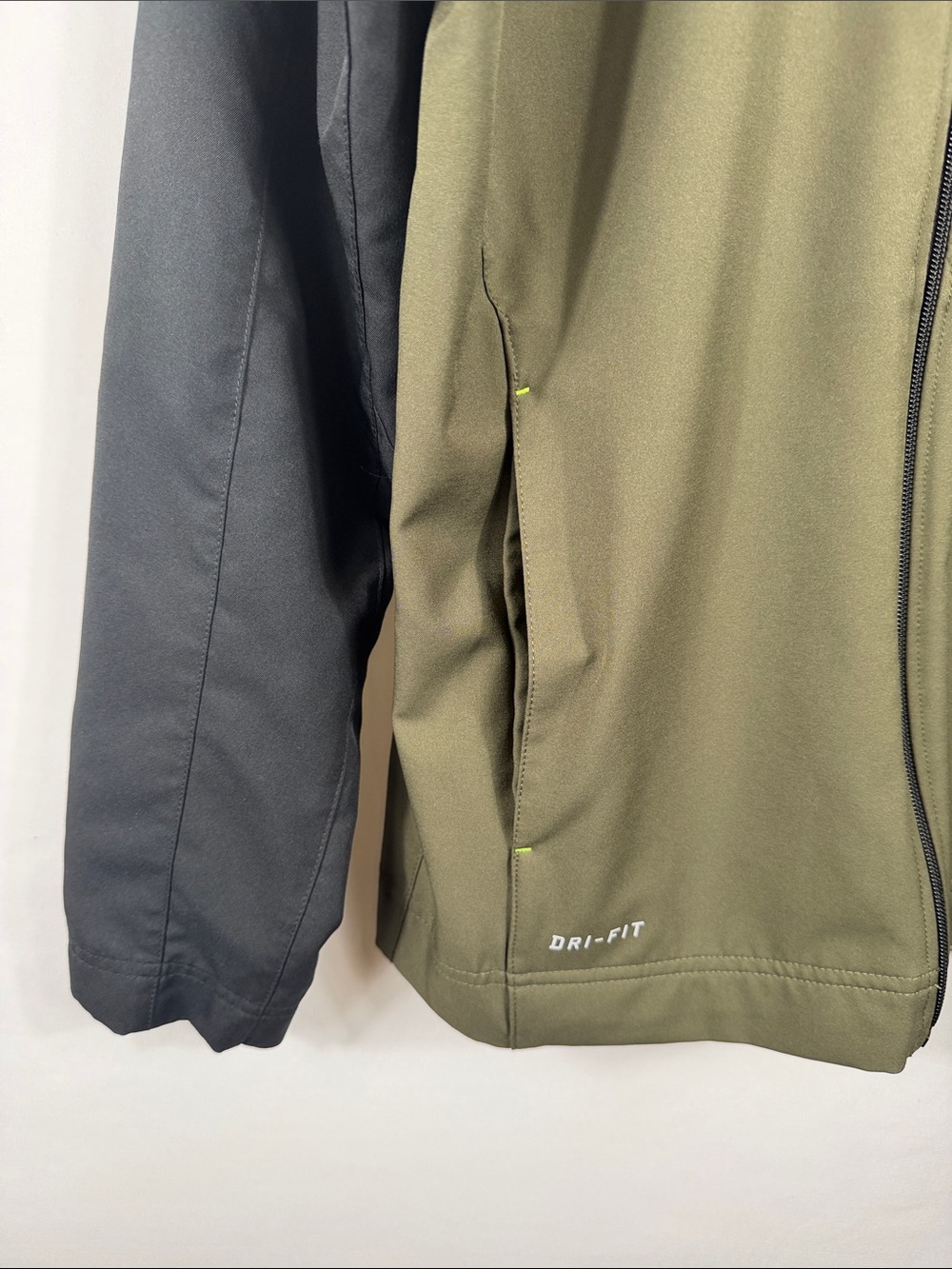 Nike Dri-FIT Men's Olive Green & Black Full-Zip Jacket with Volt Accents. Size M - Picture 4 of 9